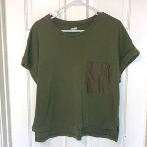 AVIA Women’s oversized T-shirt, Army green, big front pocket. Size M.
